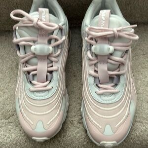 Women’s Nike AirMax 270 React Eng Photo Dust